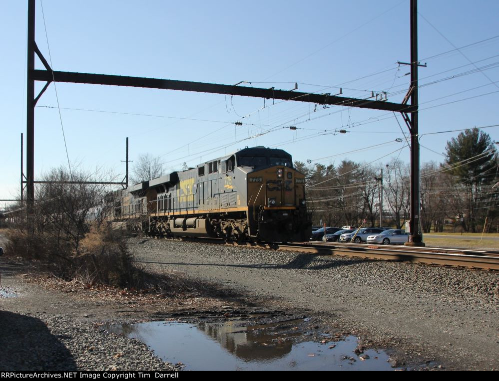 CSX 775 leads M406